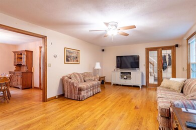 78 Wentworth Dr, Bedford, NH 03110 - photo 5