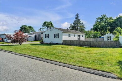 65 Ingalls St, Warwick, RI 02889 - photo 2