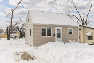 925 20th Ave SW, Cedar Rapids, IA 52404 - photo 2