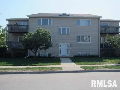2413 W 54th St unit 10, Davenport, IA 52806 - photo 2