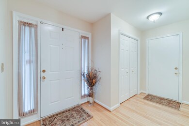 20865 Channel Ct, Sterling, VA 20165 - photo 3