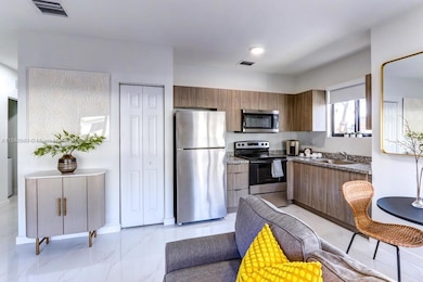 339 W 78th Rd unit 203, Hialeah, FL 33014 - photo 5