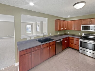 13947 Meadow Lake Dr, Fishers, IN 46038 - photo 6