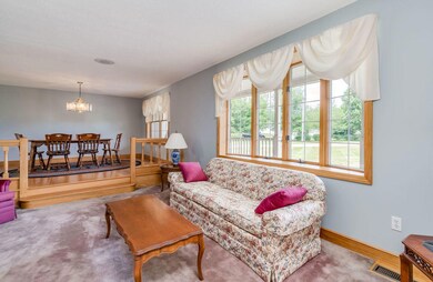 006_Beautiful, sunny living room. - Copy