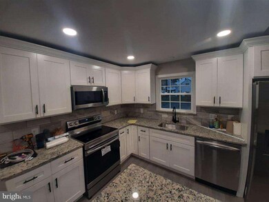 262 Appletree Dr, Levittown, PA 19055 - photo 6