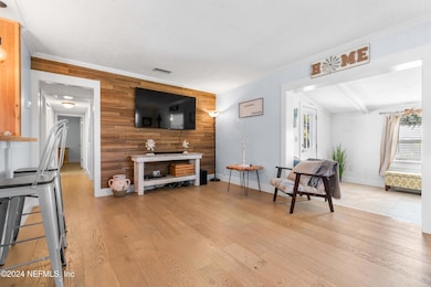 467 Whiting Ln-8