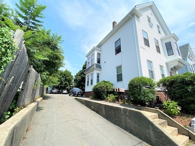 32 Hancock St unit 3, Salem, MA 01970 - photo 2