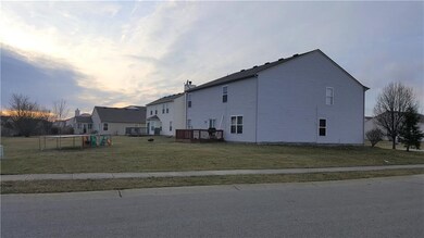 835 Pine Lake Dr, Greenwood, IN 46143 - photo 3