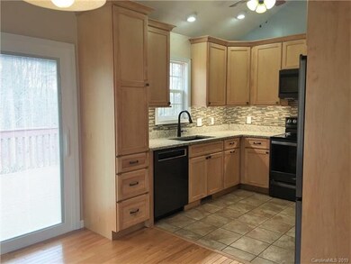 Granite Countertops-Soft Close Doors/Drawers