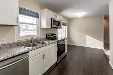 800 S 15th St, Marion, IA 52302 - photo 5