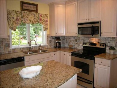Kitchen IMPECCABLE!!