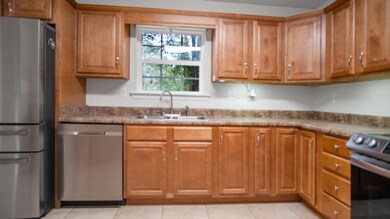 121 Hillwood Dr, Crestview, FL 32539 - photo 6