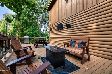 2820 Mountain View Cir, Sevierville, TN 37862 - photo 4