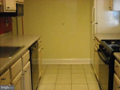 2708 Waters Edge Dr unit 2708, Newark, DE 19702 - photo 7