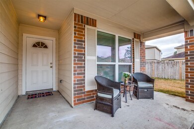 16739 Warbler Dr, Conroe, TX 77385 - photo 2
