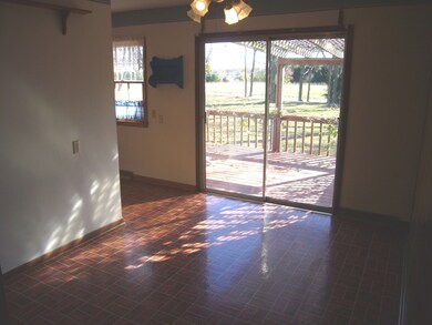 Sunny eat-in area