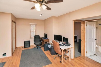 3233 E Clinton Ave, Des Moines, IA 50317 - photo 7