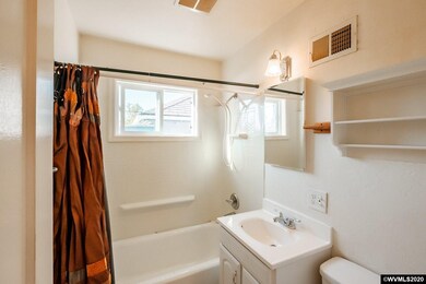 1098 14th Ave SW, Albany, OR 97321 - photo 5