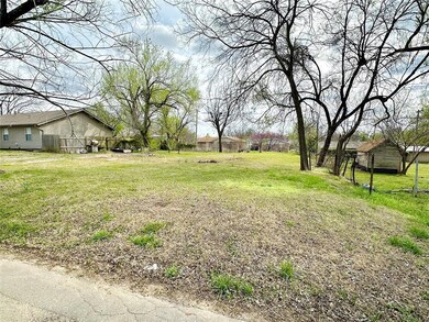 1317 E Moses St, Cushing, OK 74023 - photo 2
