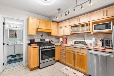 132 Hoffman Ave unit 116, Cranston, RI 02920 - photo 6