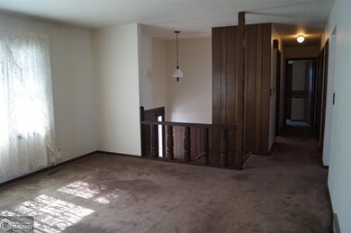 3832 N 4th Ave E, Newton, IA 50208 - photo 3