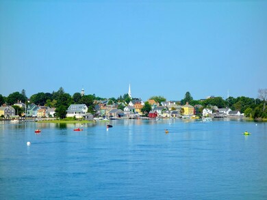 196 Sherburne Ave, Portsmouth, NH 03801 - photo 4