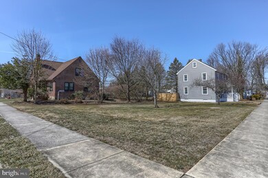 323 S Grant St, Palmyra, PA 17078 - photo 4