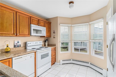 565 Quaker Ln unit 133, West Warwick, RI 02893 - photo 6