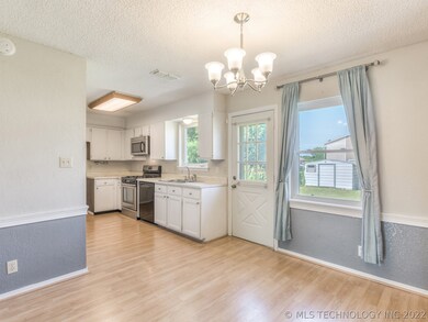 14228 S Nyssa Ave, Glenpool, OK 74033 - photo 6