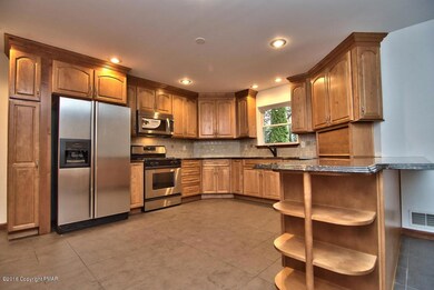 228 Bear Medicine Cir, Effort, PA 18330 - photo 4