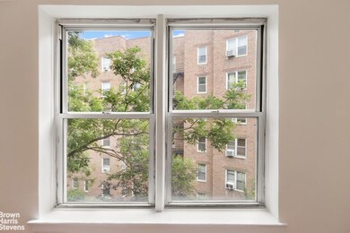 800 Grand Concourse unit 4BS, Bronx, NY 10451 - photo 2