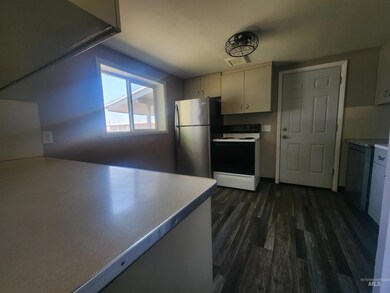 209 W 25th St, Burley, ID 83318 - photo 3