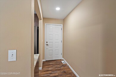 10218 Jamestown Dr unit E, Anchorage, AK 99507 - photo 3