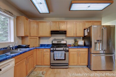 Kitchen w/Gas Range