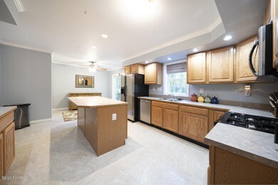 149 Lakeview Cir, Hawley, PA 18428 - photo 7