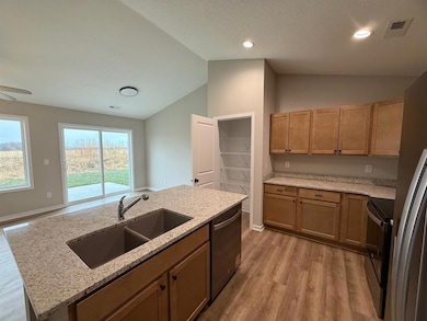 407 W Madison St, Winterset, IA 50273 - photo 4