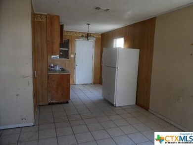 711 W Avenue B, Copperas Cove, TX 76522 - photo 3