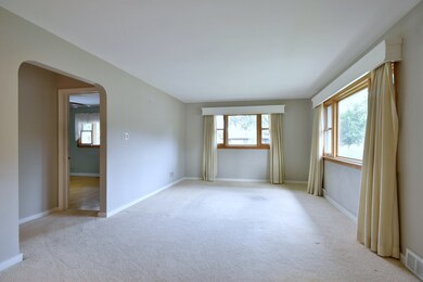 415 E Niagara Ave, Elmhurst, IL 60126 - photo 3