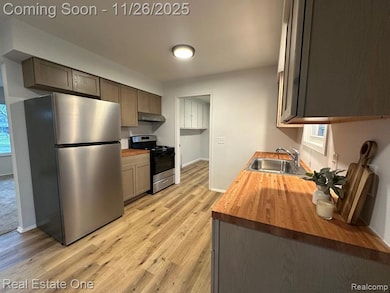 1507 Transue Ave, Burton, MI 48509 - photo 7