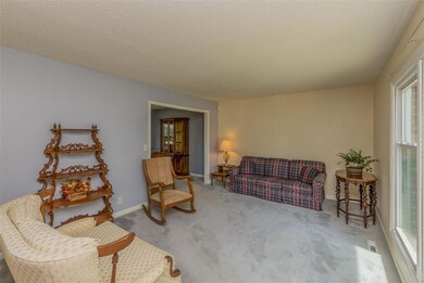 3906 1st Ave NW, Cedar Rapids, IA 52405 - photo 3