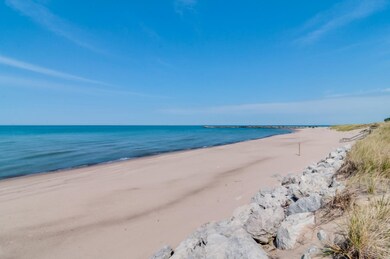 004-Walk to Lake Michigan Beaches