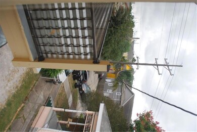 Small private balcony off the kitchen ....