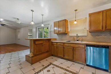 2632 Peppertree Ln, Waukegan, IL 60085 - photo 5