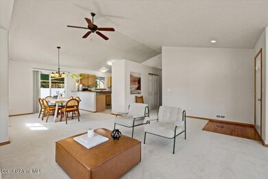 06-Living Room & Dining