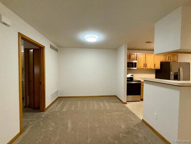 314 Marigold Cir unit 49, Westland, MI 48185 - photo 5