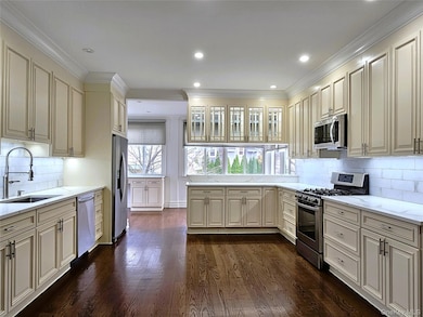 49 Greenridge Ave, White Plains, NY 10605 - photo 7