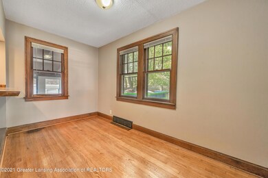 11-706-E-Mt-Hope-Ave-WindowStill-Real-Es