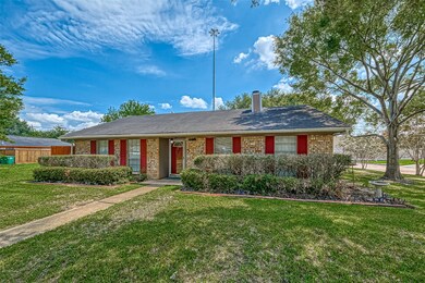 11402 Kirkwyn Dr, Houston, TX 77089 - photo 2