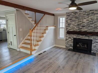 330 Wellman Ave, North Chelmsford, MA 01863 - photo 3