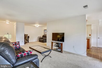 429 Christopher Ave unit 32, Gaithersburg, MD 20879 - photo 5
